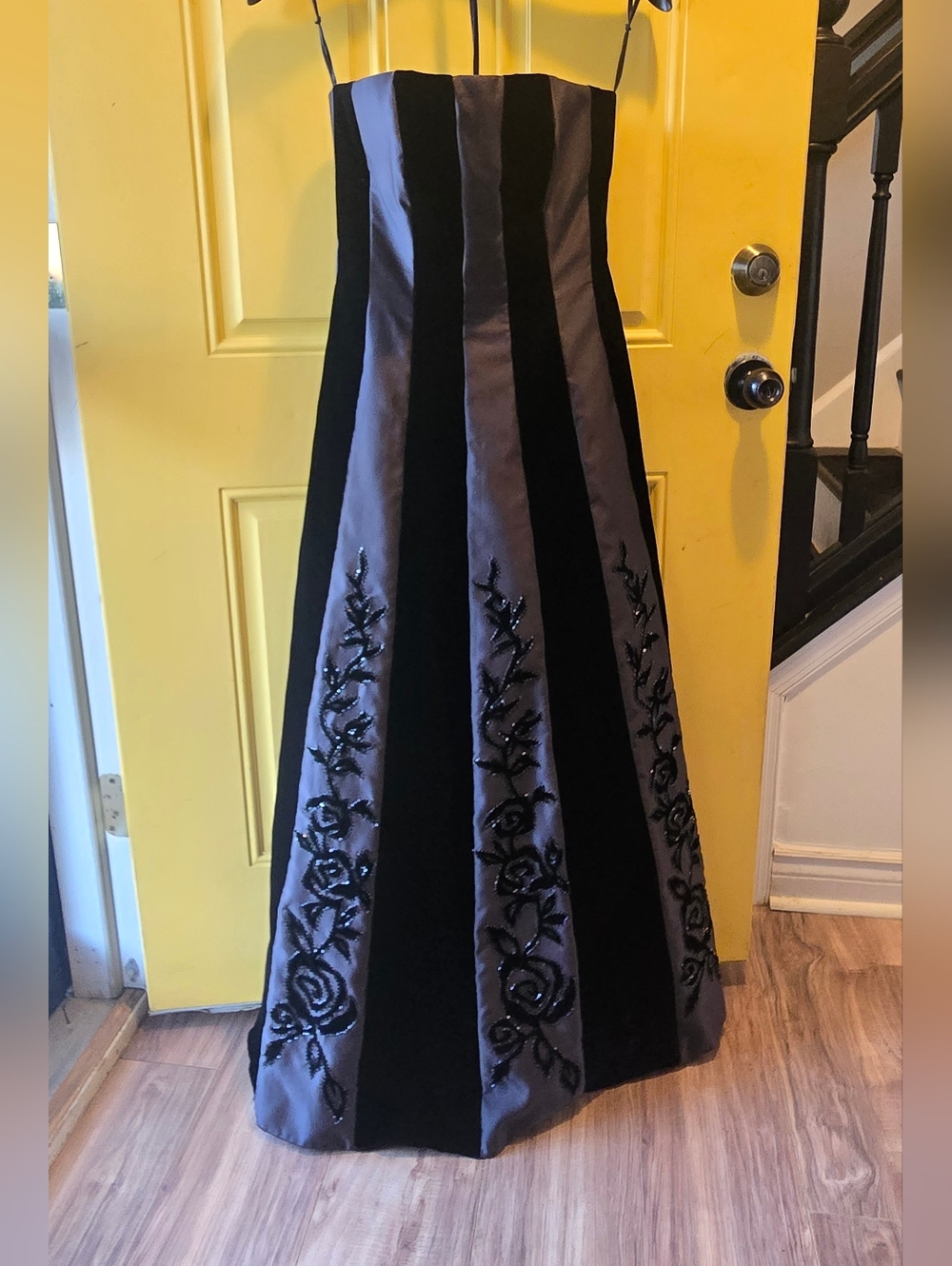 Stunning Lillie Ruben/Cache Vintage Black Velvet & Satin Beaded Gown, Vampy Glam